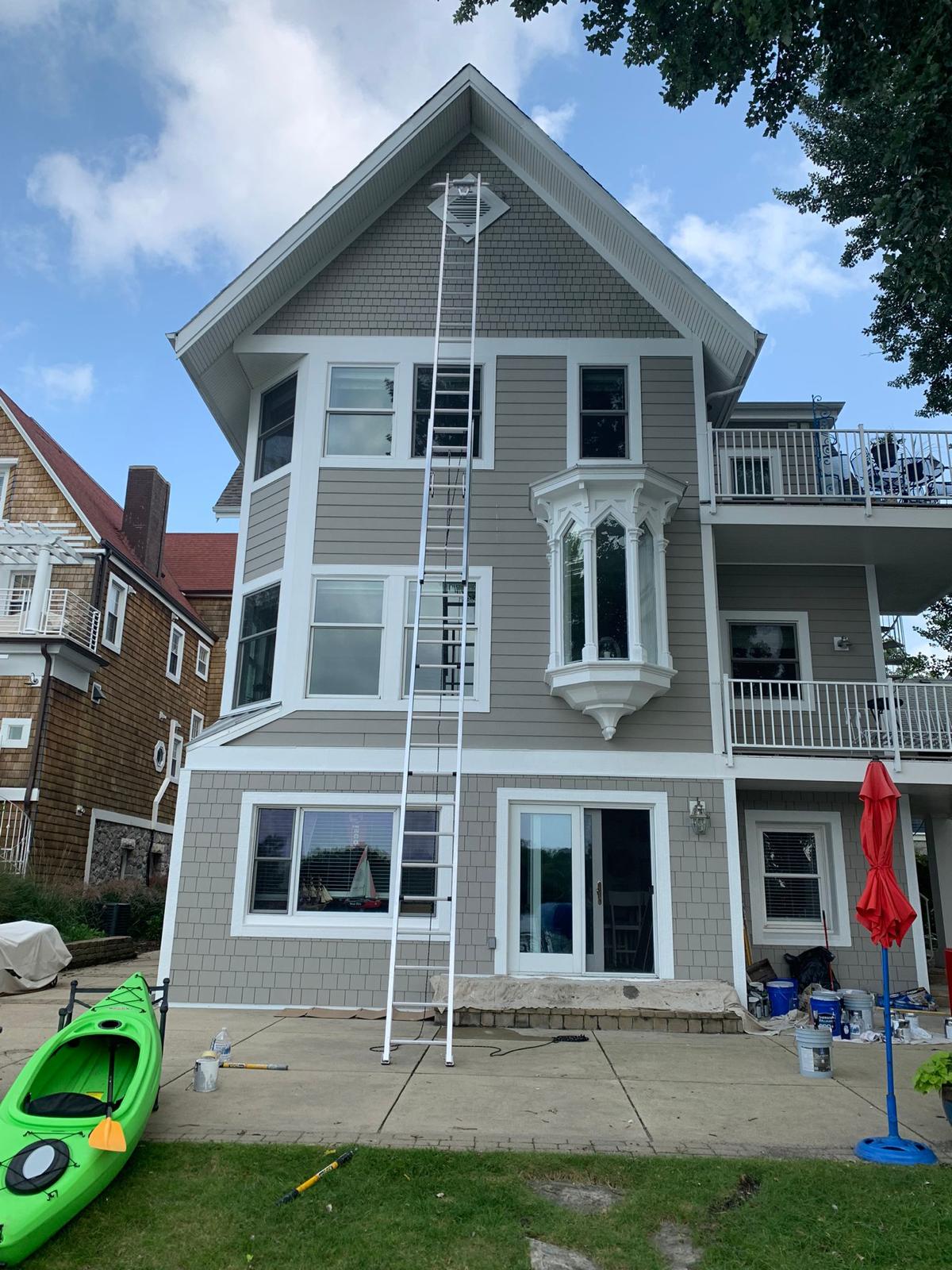 Professional painters in Verona WI painting exterior house